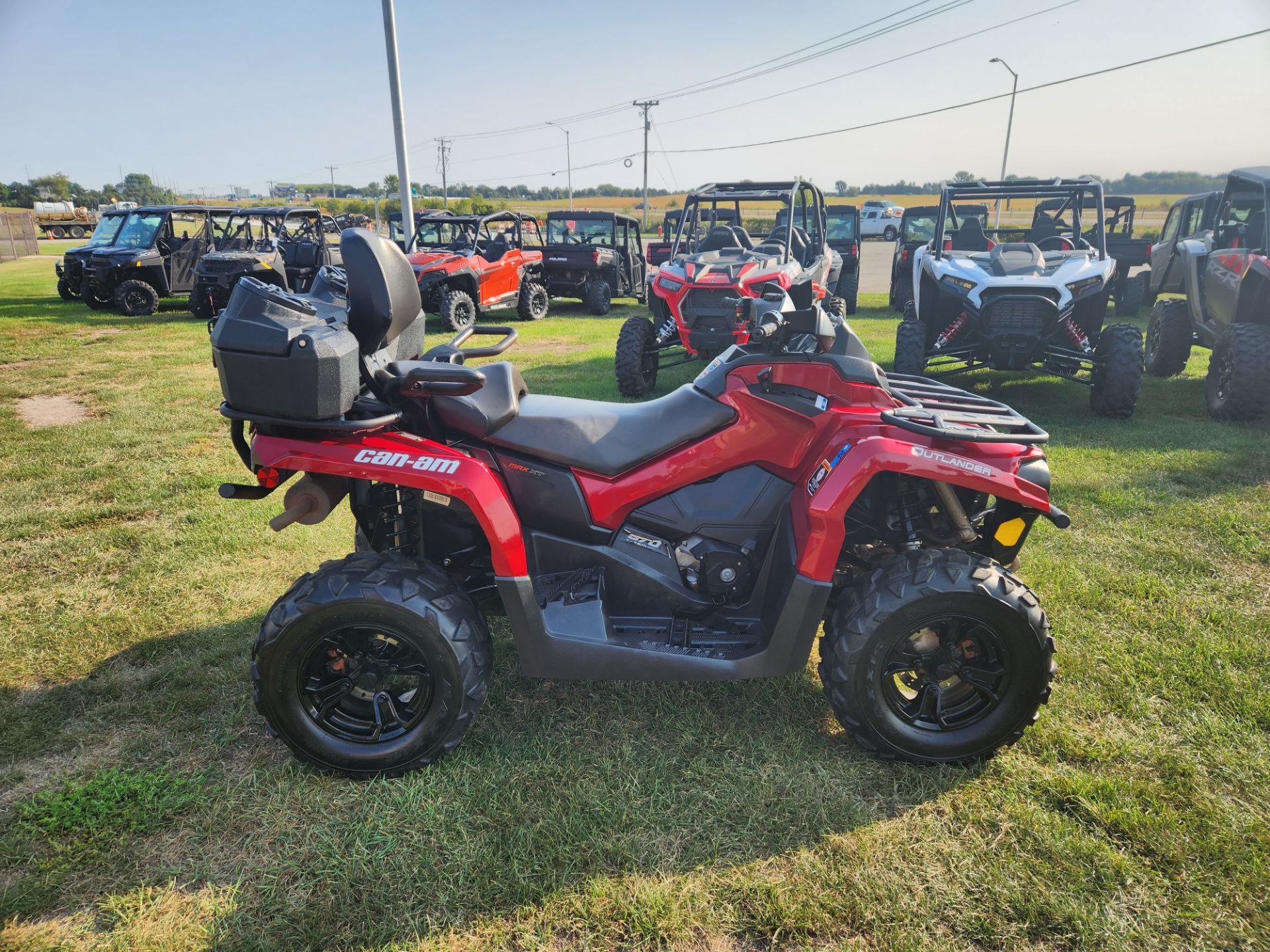 2018 Can-Am Outlander MAX XT 570 in Beaver Dam, Wisconsin - Photo 1