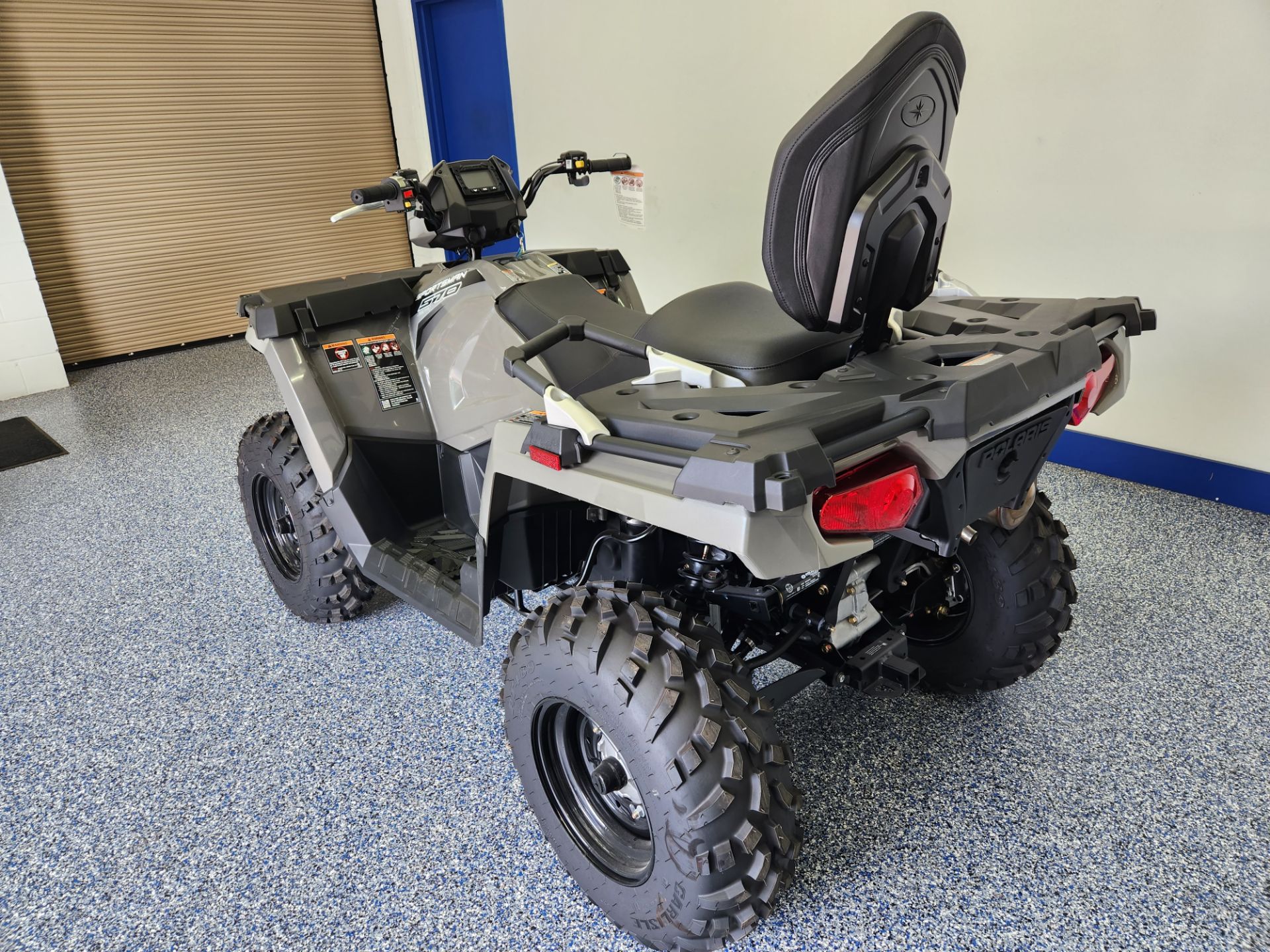 2024 Polaris Sportsman Touring 570 EPS in Beaver Dam, Wisconsin - Photo 6