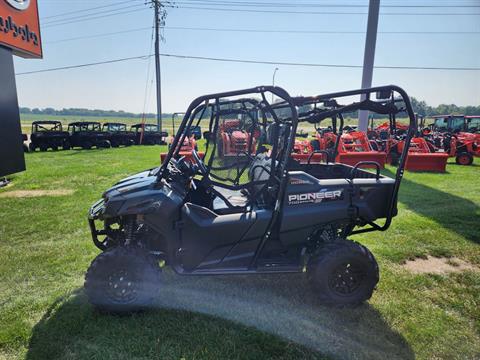 2025 Honda Pioneer 700-4 Deluxe in Beaver Dam, Wisconsin - Photo 5