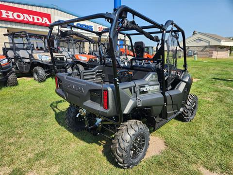 2025 Honda Pioneer 700-4 Deluxe in Beaver Dam, Wisconsin - Photo 8