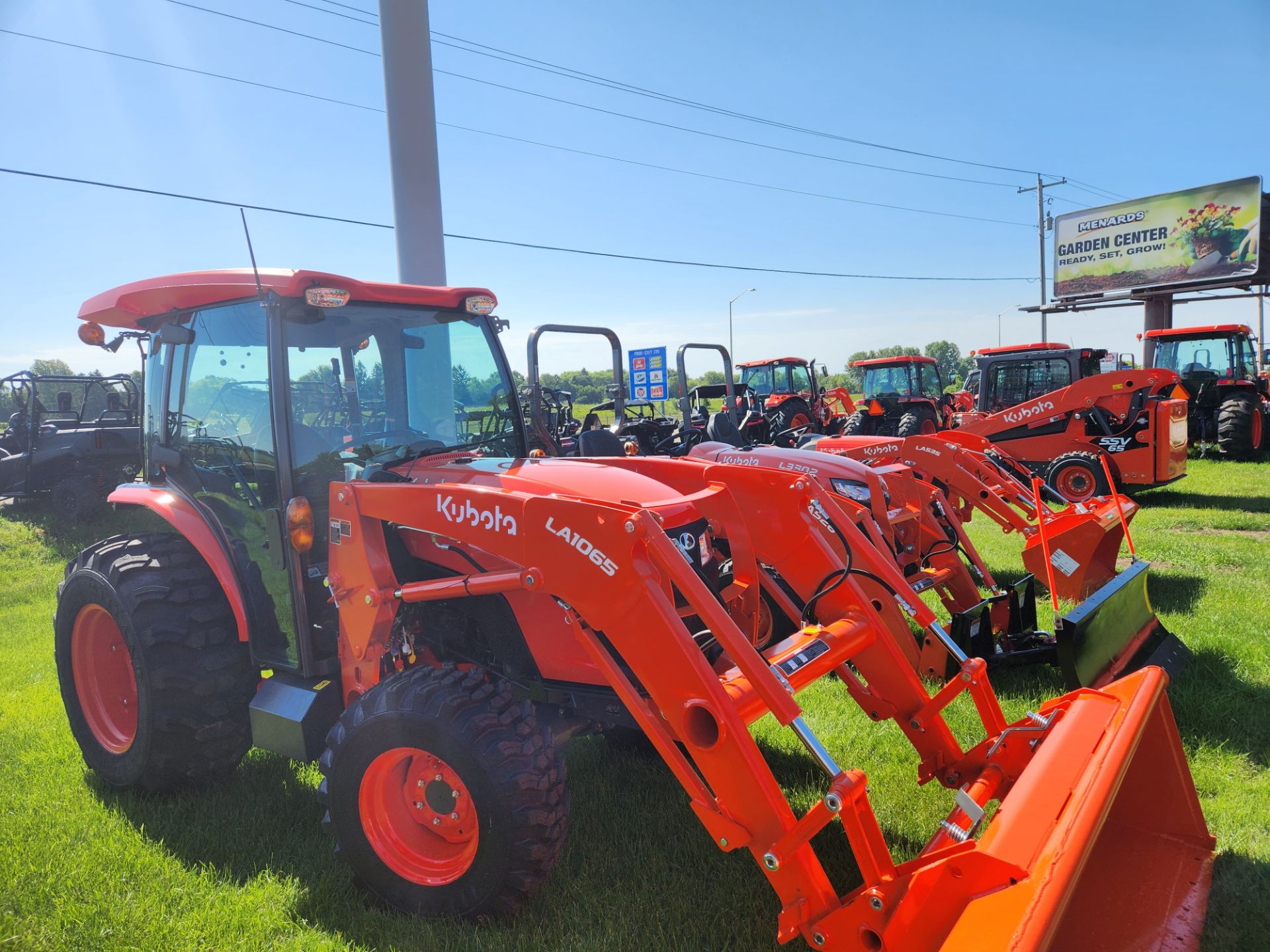 New 2024 Kubota 4WD HST TRACTOR W/CAB | Tractors In Beaver Dam WI ...