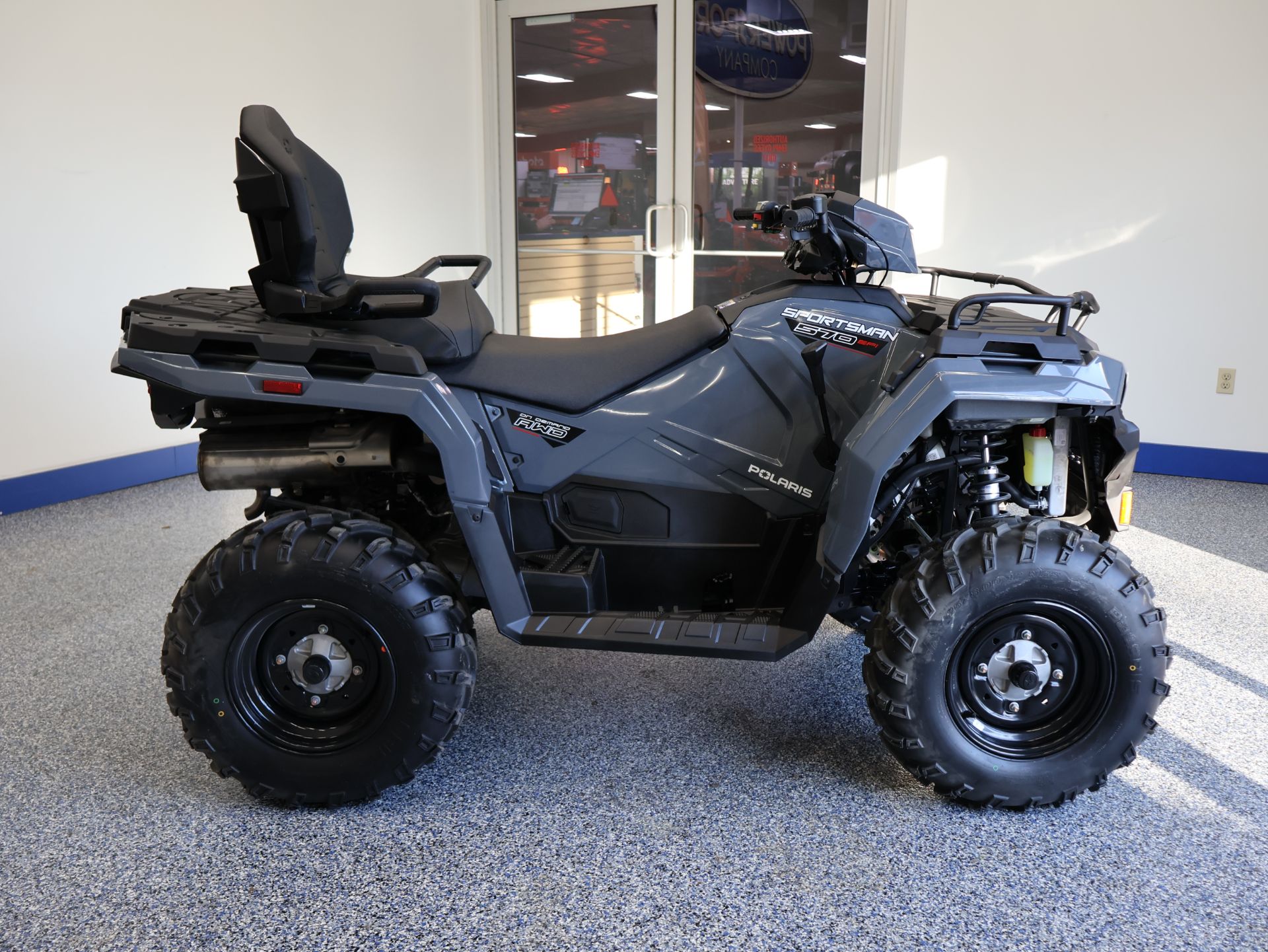 2025 Polaris Sportsman Touring 570 EPS in Beaver Dam, Wisconsin - Photo 9