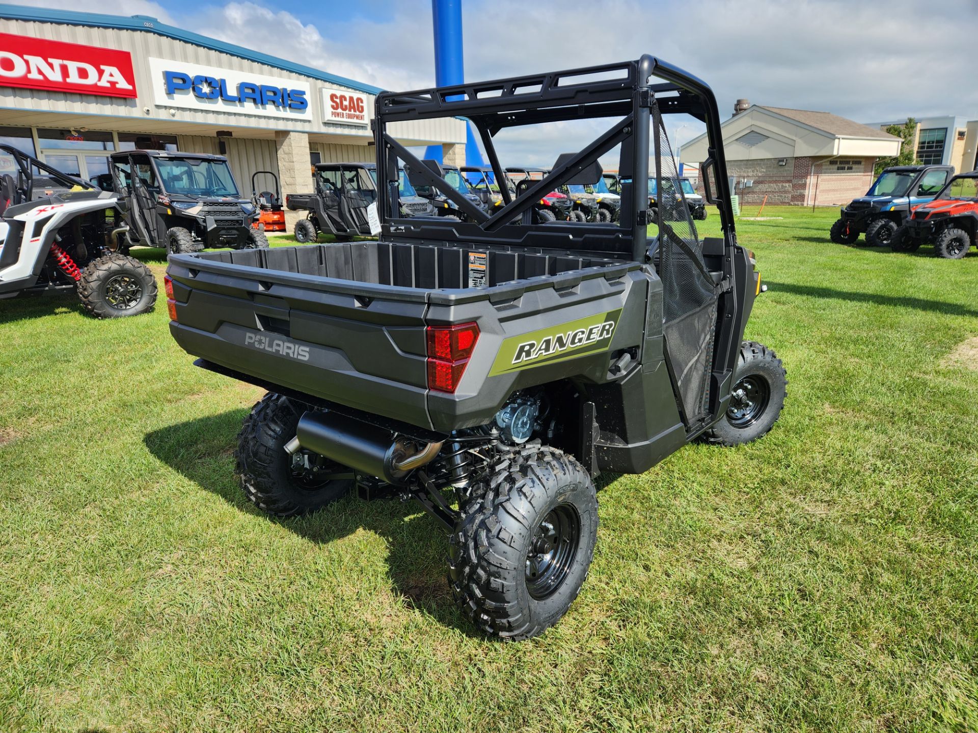 2025 Polaris Ranger 1000 EPS in Beaver Dam, Wisconsin - Photo 8