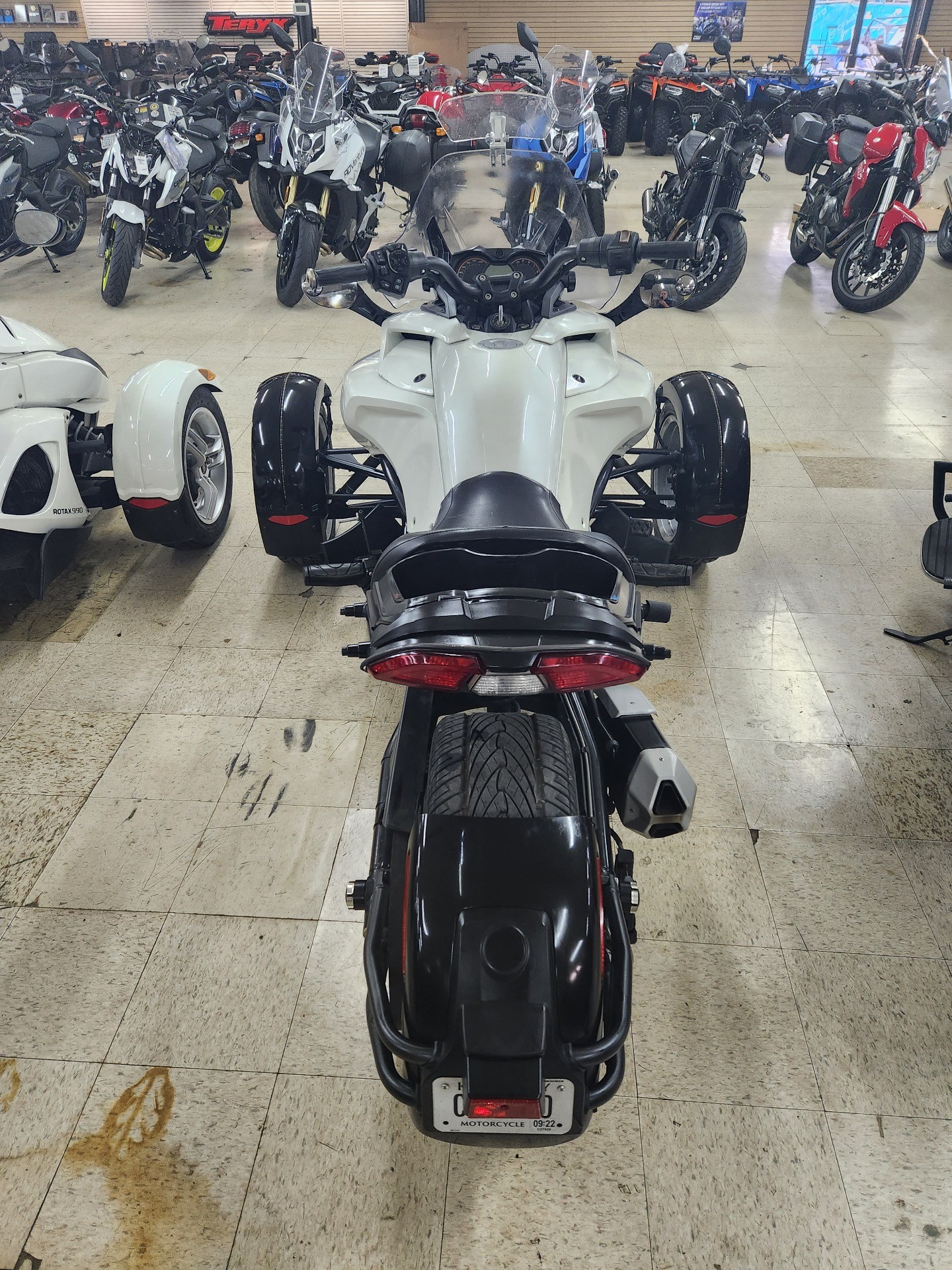 2015 Can-Am Spyder® F3 SM6 in Mount Sterling, Kentucky - Photo 3