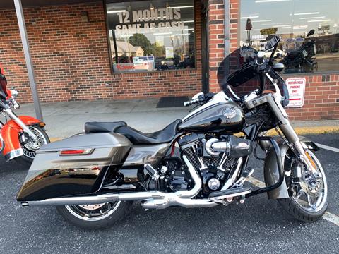 2014 Harley-Davidson CVO™ Road King® in Mount Sterling, Kentucky - Photo 2