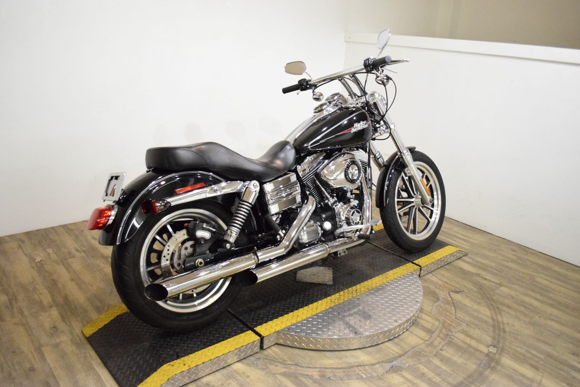 2009 Harley-Davidson Dyna® Low Rider® in Wauconda, Illinois - Photo 9