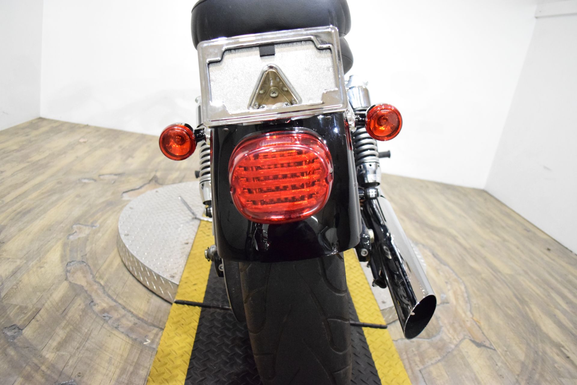 2009 Harley-Davidson Dyna® Low Rider® in Wauconda, Illinois - Photo 25