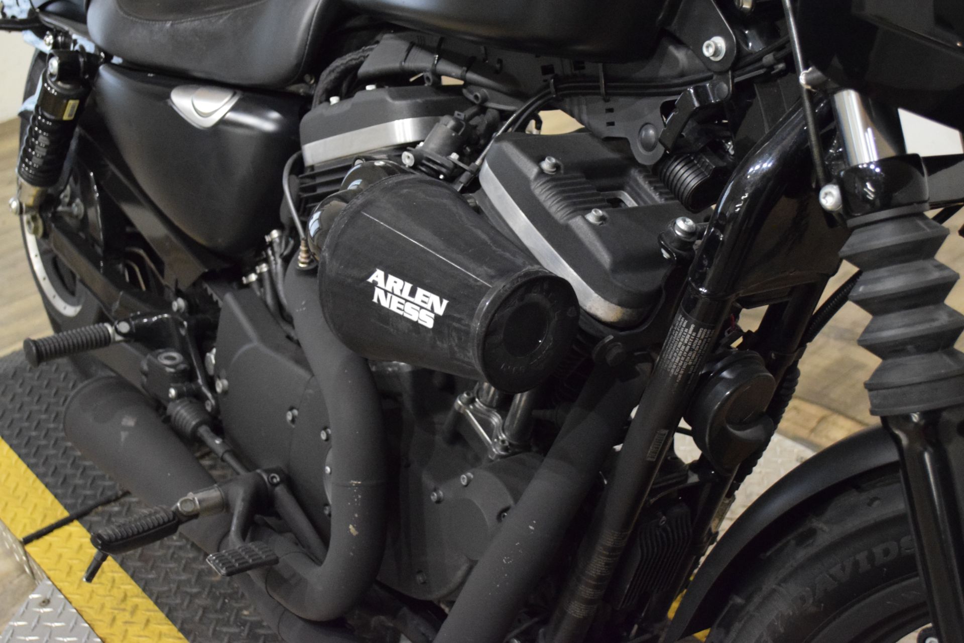 2015 Harley-Davidson Iron 883™ in Wauconda, Illinois - Photo 4