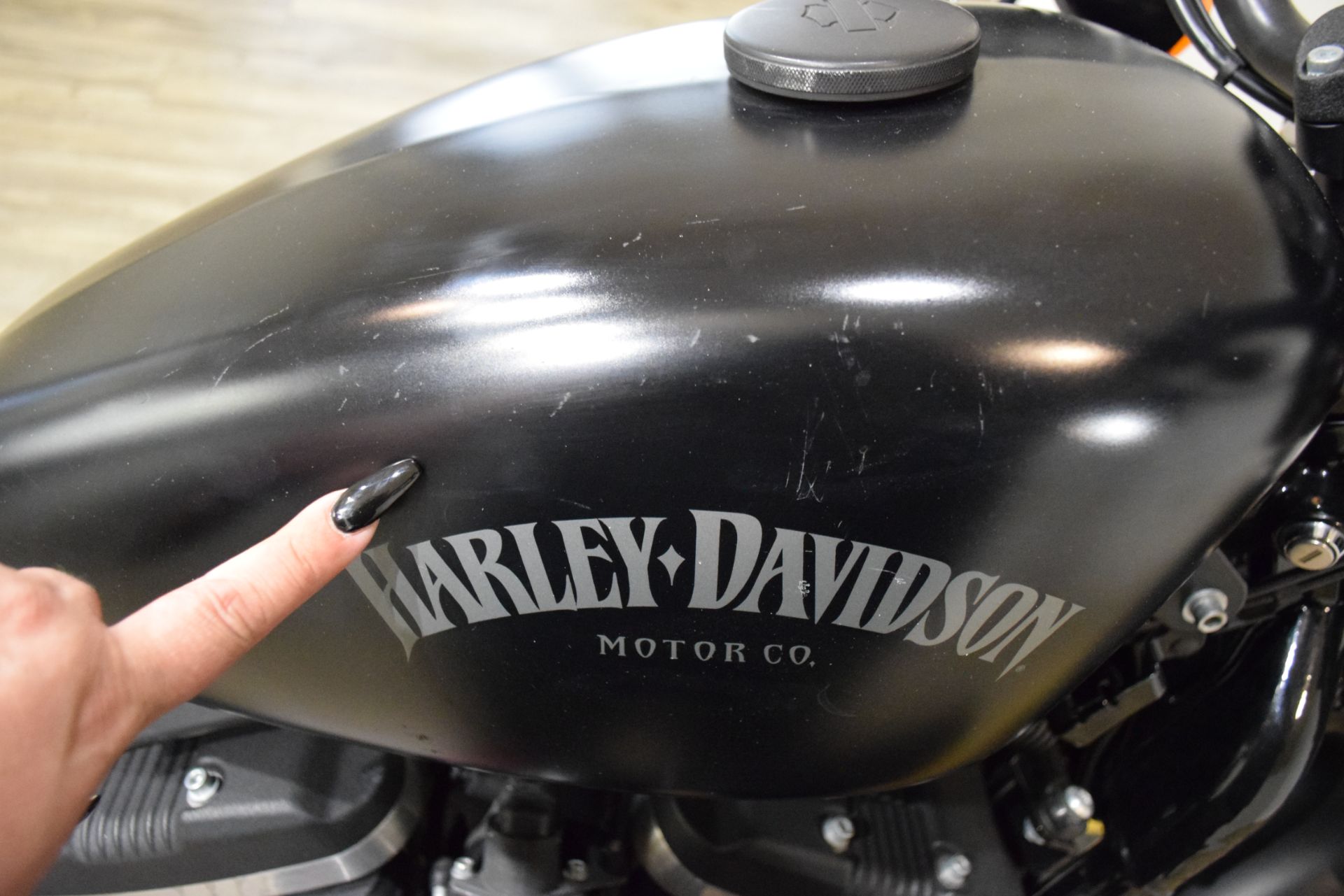 2015 Harley-Davidson Iron 883™ in Wauconda, Illinois - Photo 33