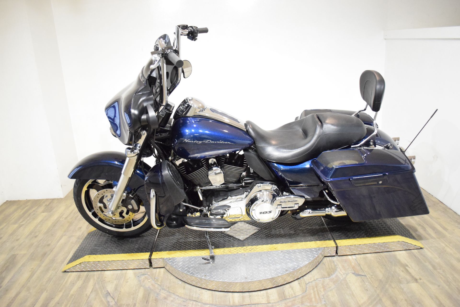 2012 Harley-Davidson Road Glide® Custom in Wauconda, Illinois - Photo 15