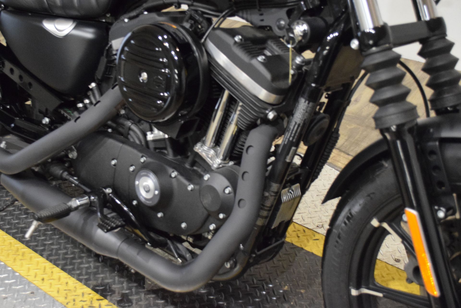 2019 Harley-Davidson Iron 883™ in Wauconda, Illinois - Photo 4