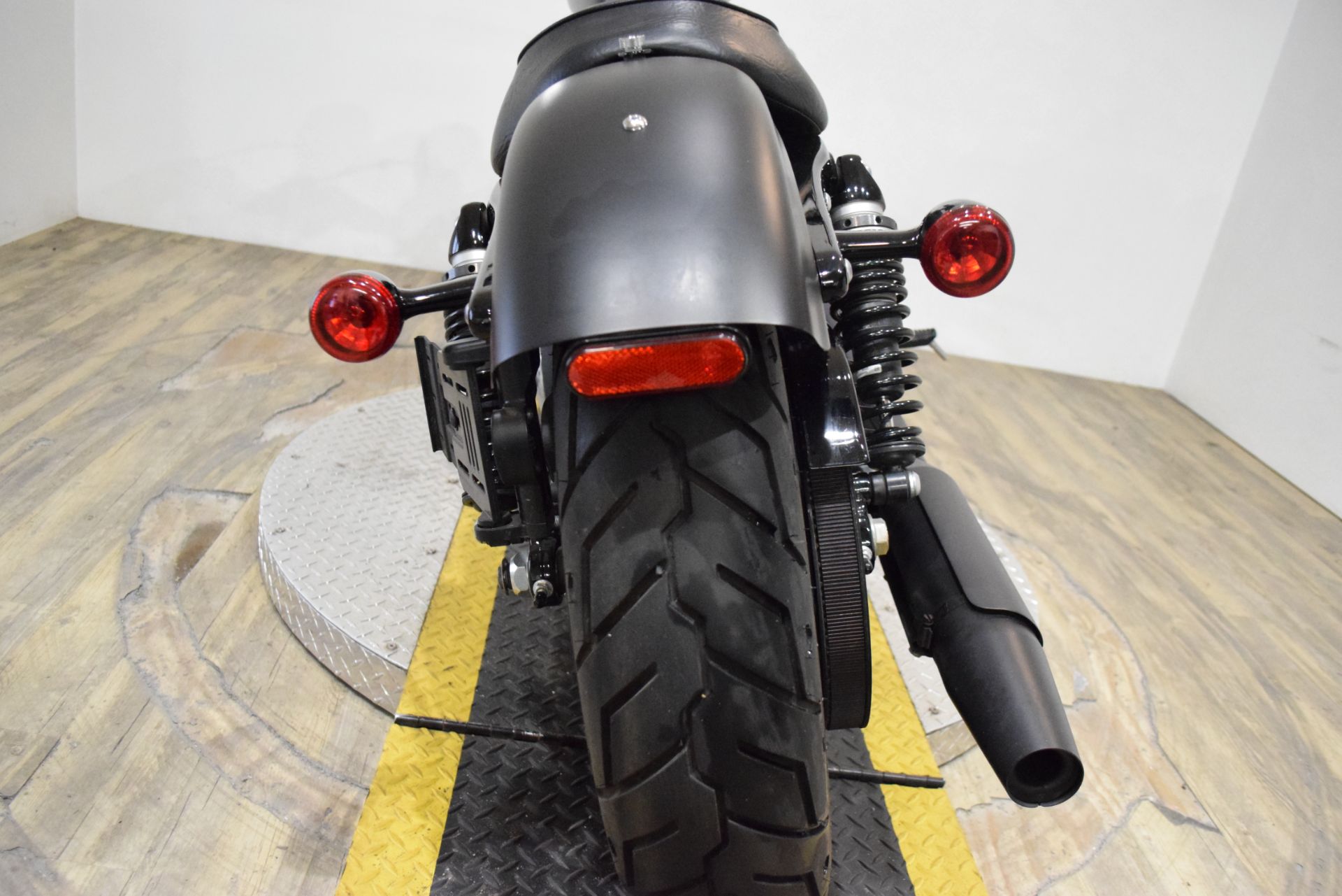 2019 Harley-Davidson Iron 883™ in Wauconda, Illinois - Photo 25