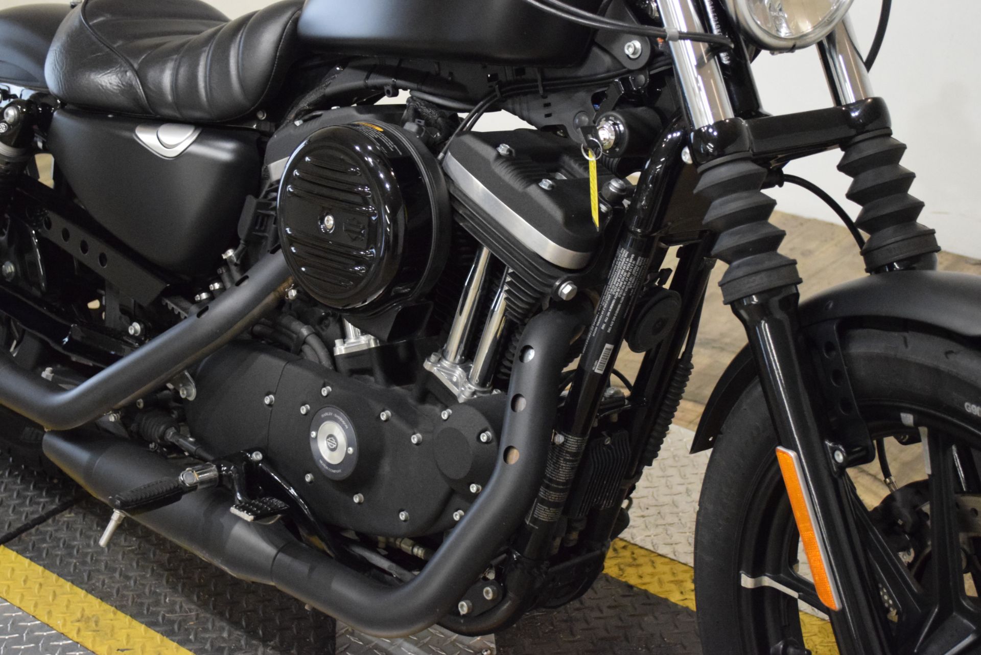 2019 Harley-Davidson Iron 883™ in Wauconda, Illinois - Photo 4