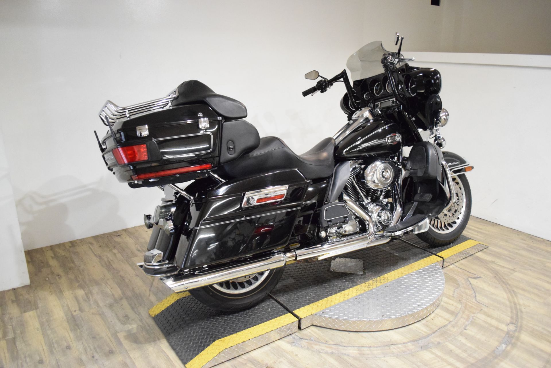 2009 Harley-Davidson Ultra Classic® Electra Glide® in Wauconda, Illinois - Photo 8
