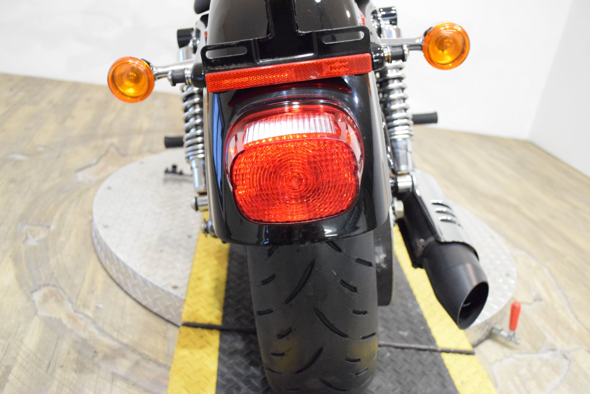 2015 Harley-Davidson SuperLow® in Wauconda, Illinois - Photo 25