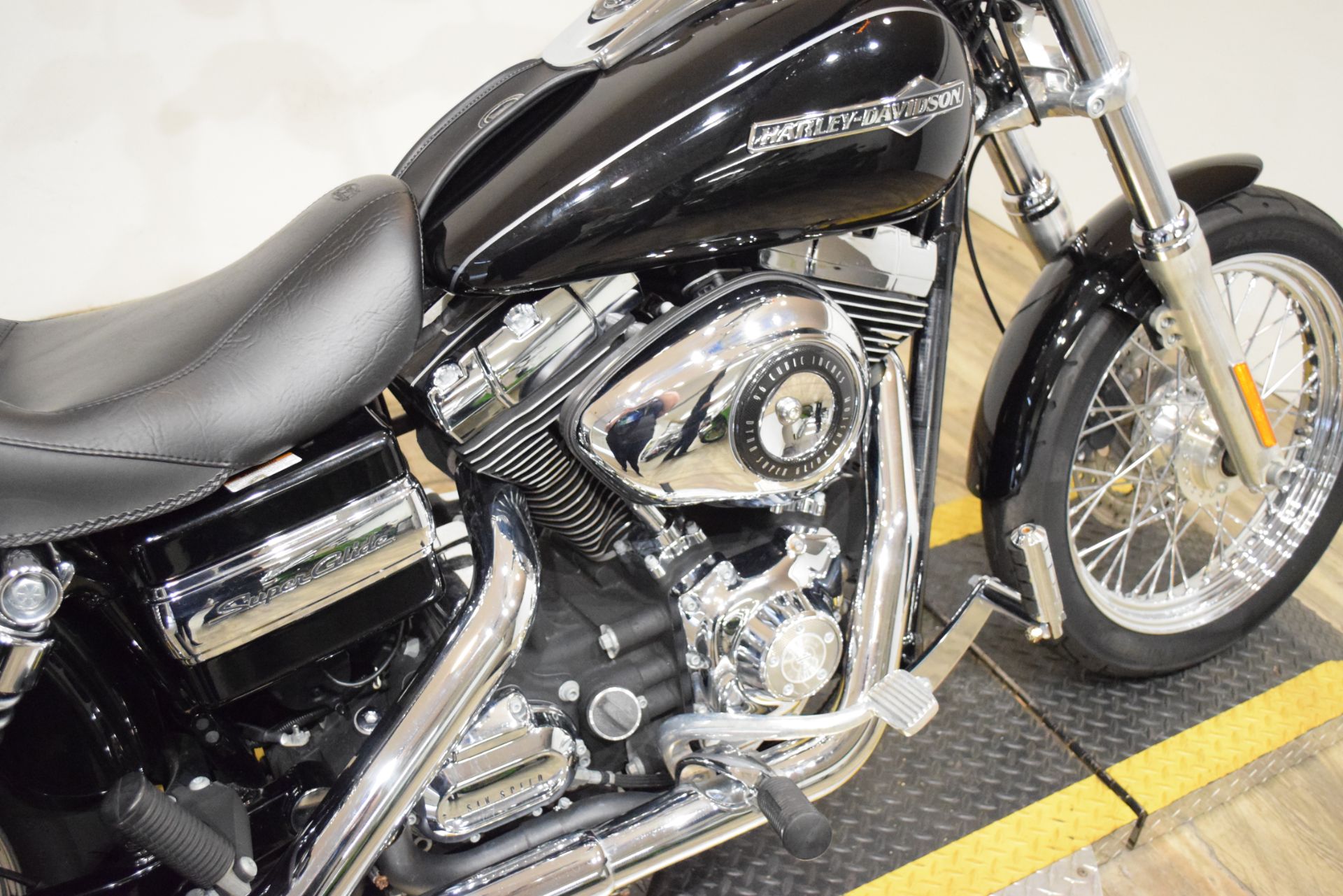 2013 Harley-Davidson Dyna® Super Glide® Custom in Wauconda, Illinois - Photo 6