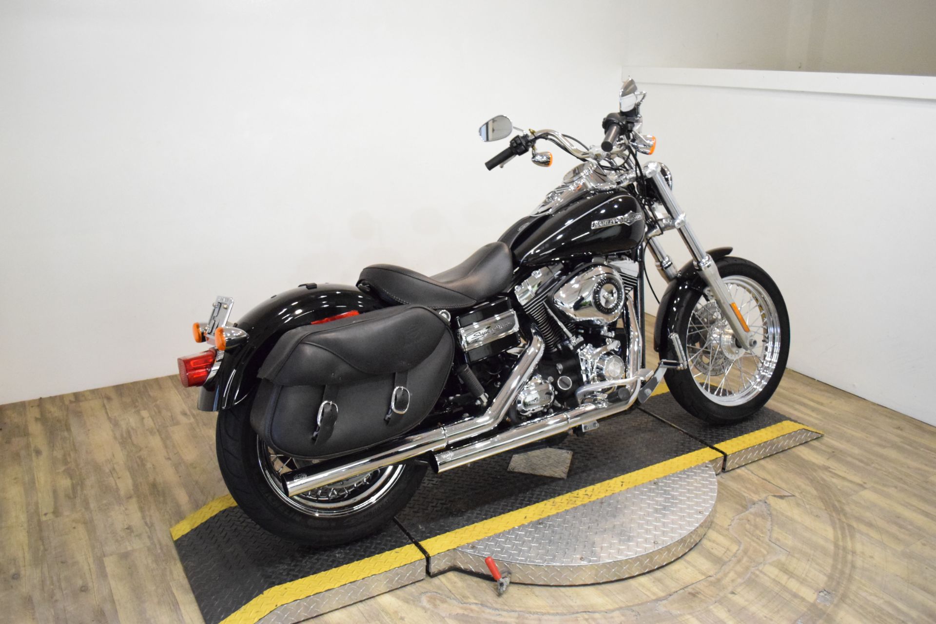 2013 Harley-Davidson Dyna® Super Glide® Custom in Wauconda, Illinois - Photo 9