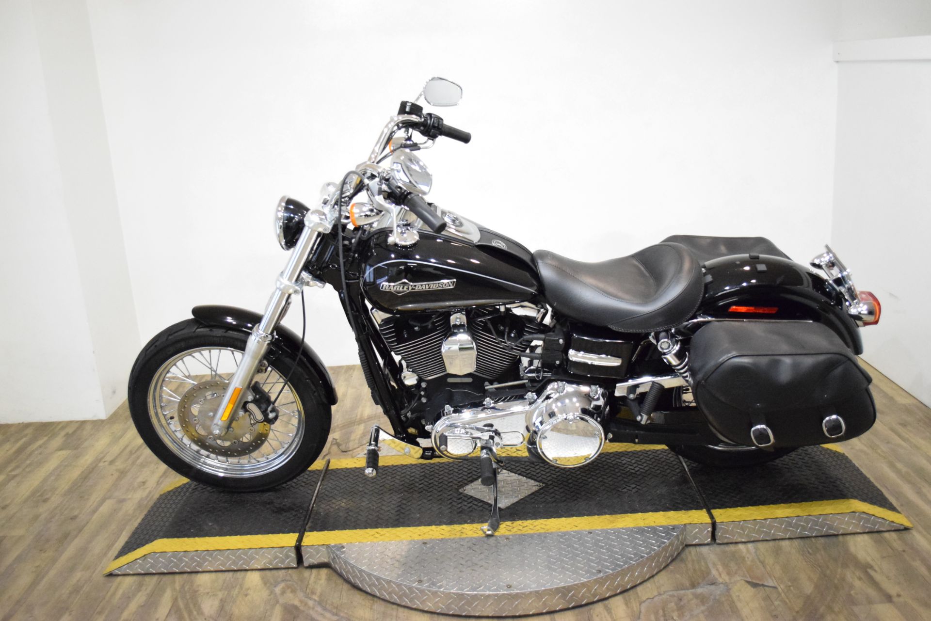 2013 Harley-Davidson Dyna® Super Glide® Custom in Wauconda, Illinois - Photo 15