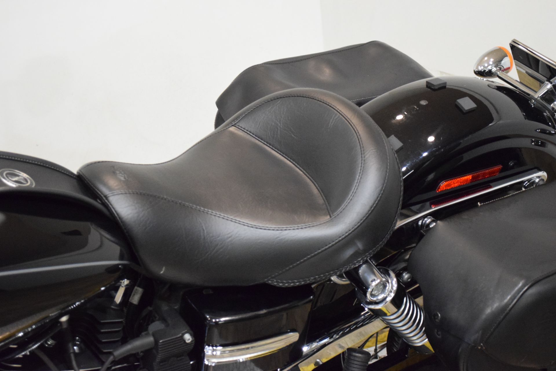 2013 Harley-Davidson Dyna® Super Glide® Custom in Wauconda, Illinois - Photo 17