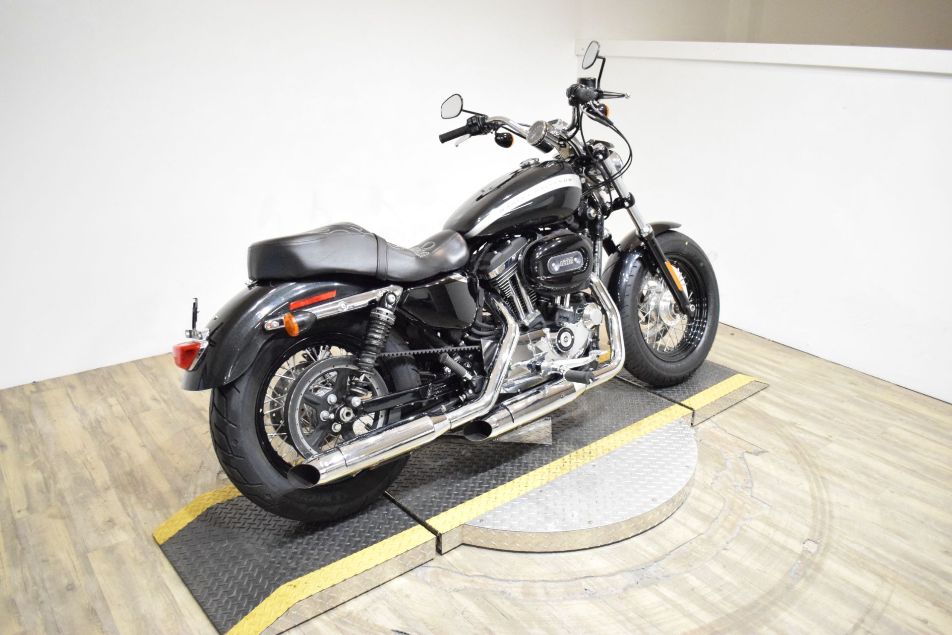 2018 Harley-Davidson 1200 Custom in Wauconda, Illinois - Photo 9