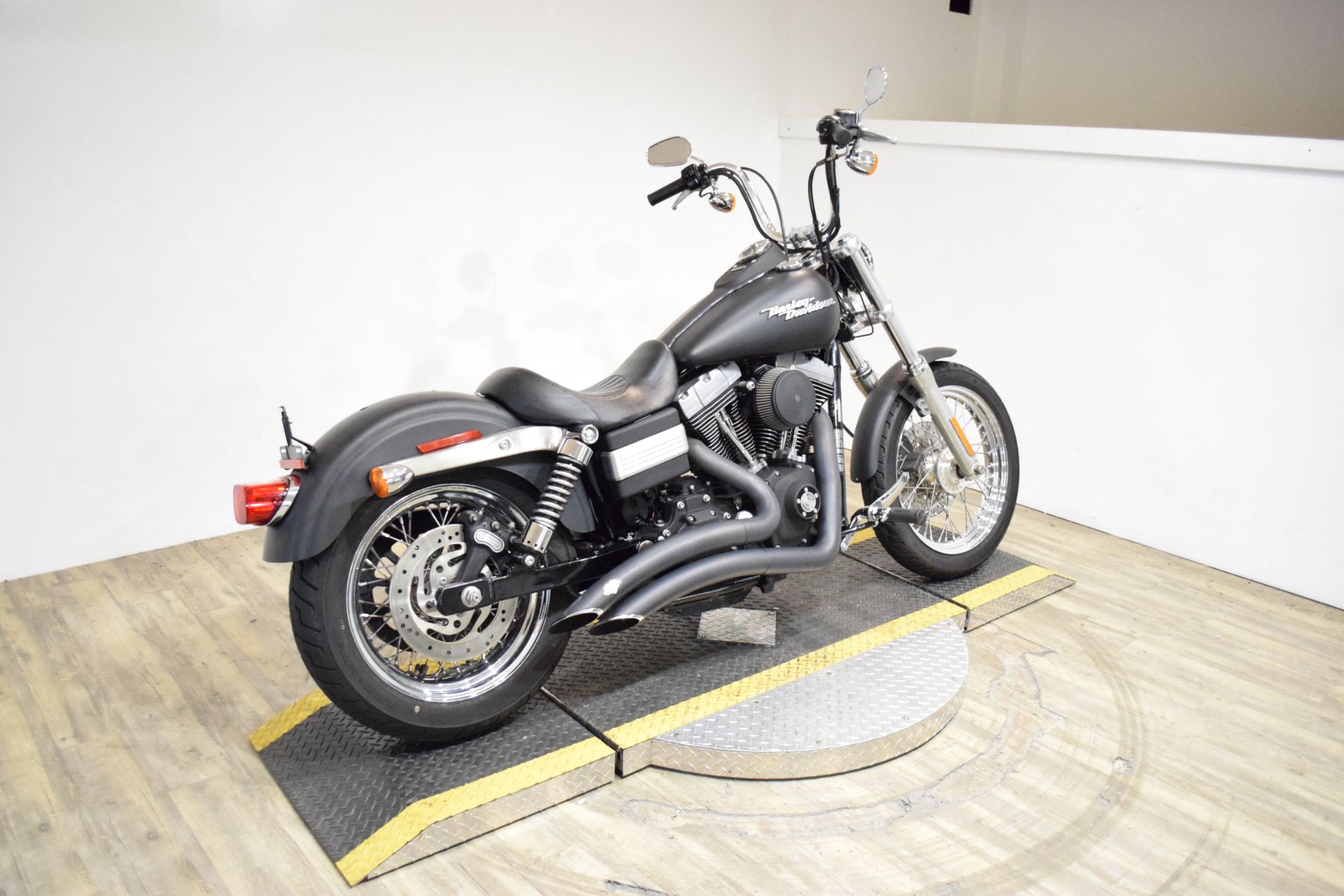 2007 Harley-Davidson Dyna® Street Bob® in Wauconda, Illinois - Photo 9