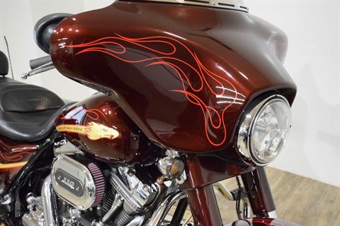 2010 Harley-Davidson CVO™ Street Glide® in Wauconda, Illinois - Photo 3