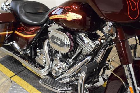 2010 Harley-Davidson CVO™ Street Glide® in Wauconda, Illinois - Photo 4