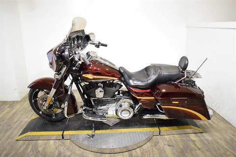 2010 Harley-Davidson CVO™ Street Glide® in Wauconda, Illinois - Photo 15
