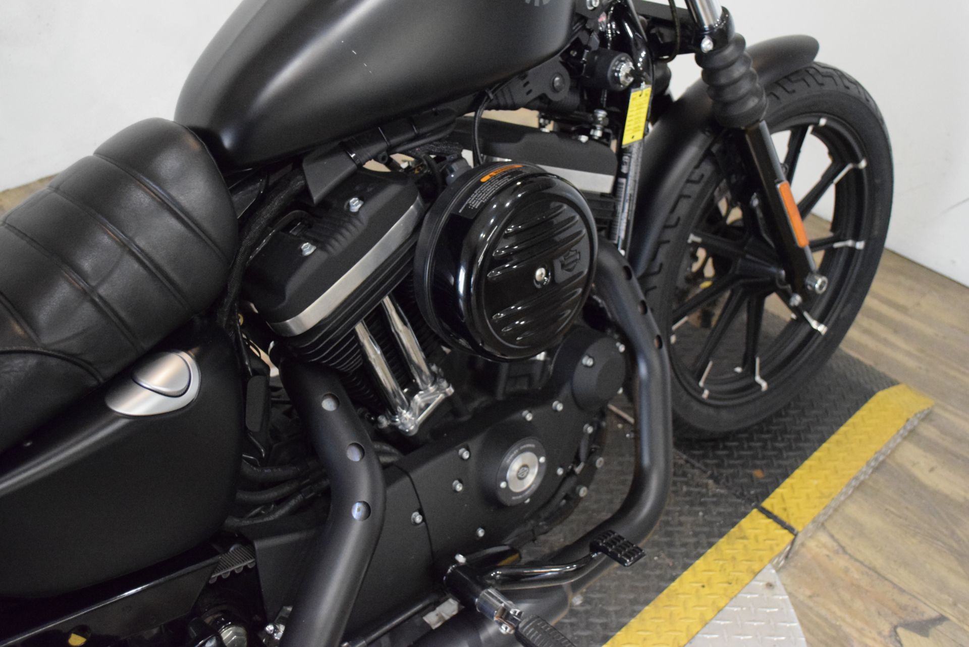 2020 Harley-Davidson Iron 883™ in Wauconda, Illinois - Photo 6