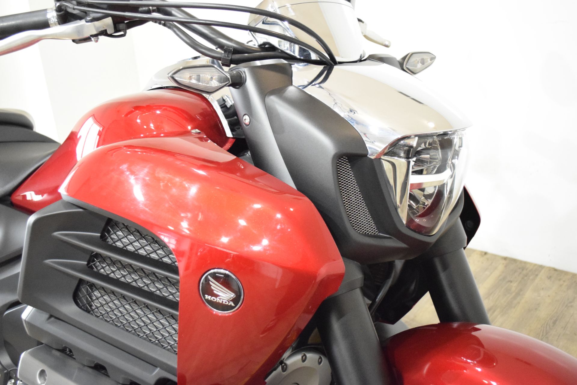 2015 Honda Gold Wing® Valkyrie® in Wauconda, Illinois - Photo 3