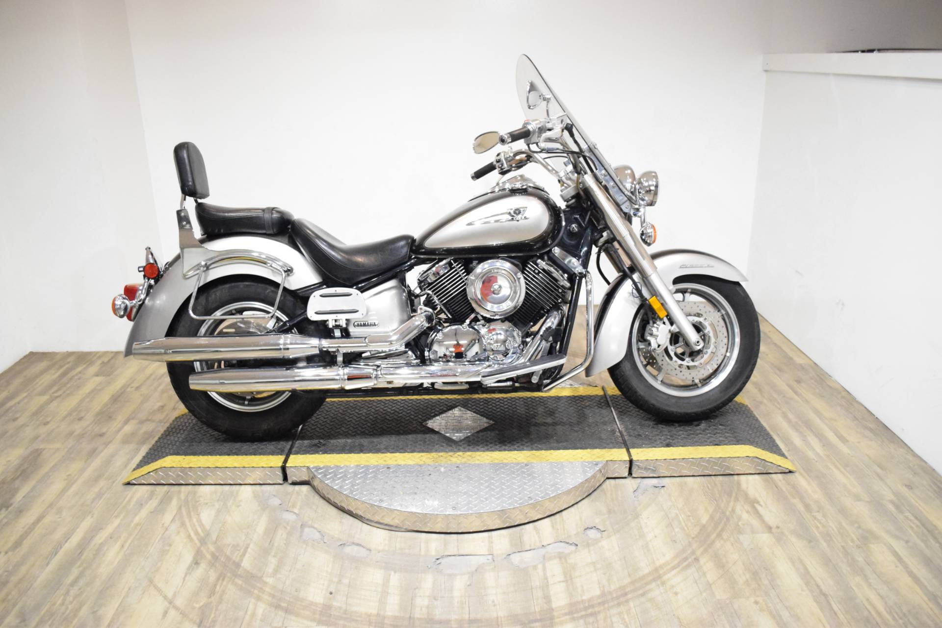 2004 yamaha v star 1100 exhaust