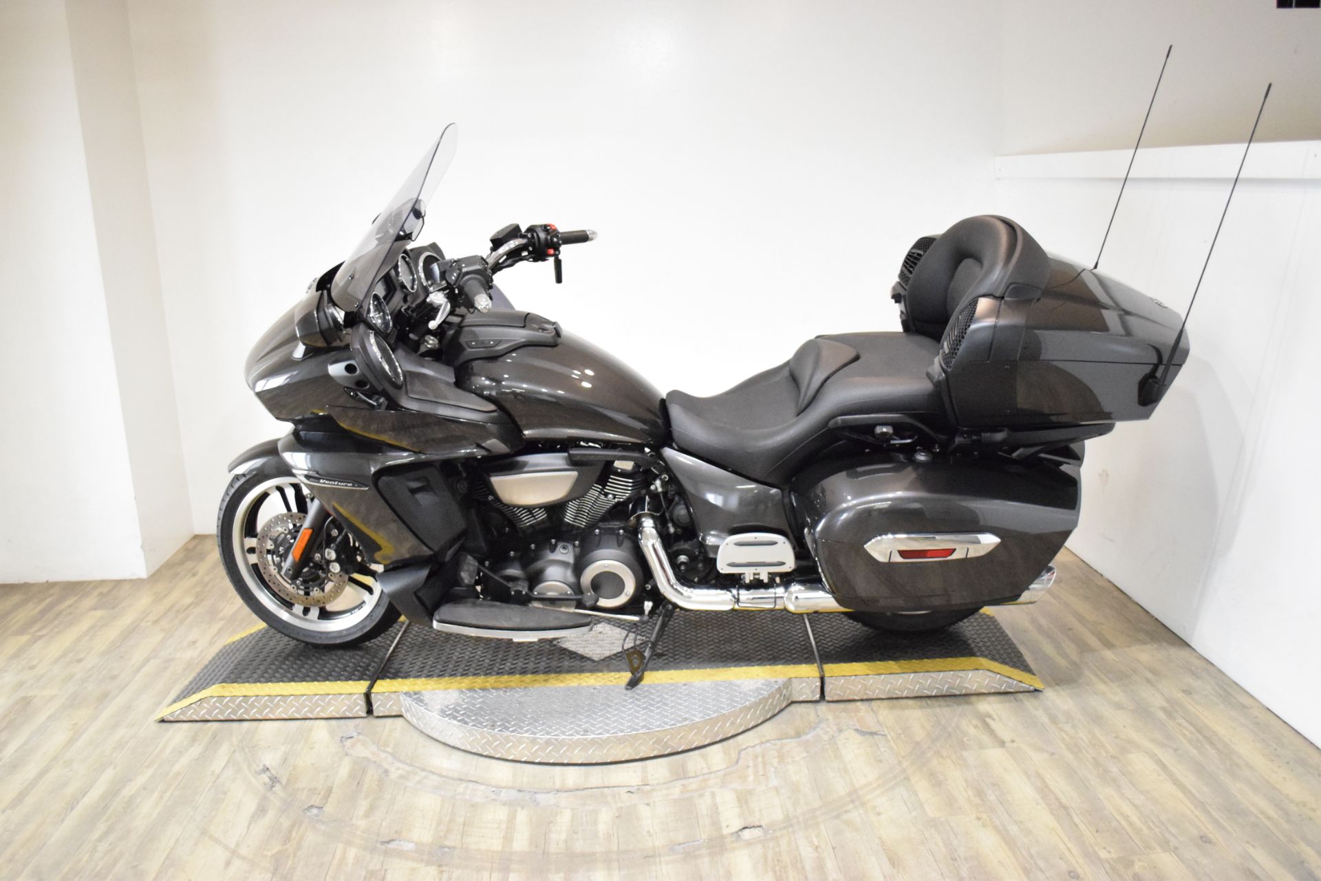 2018 Yamaha Star Venture with Transcontinental Option Package in Wauconda, Illinois - Photo 15