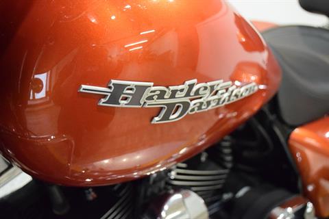 2011 Harley-Davidson Street Glide® in Wauconda, Illinois - Photo 20