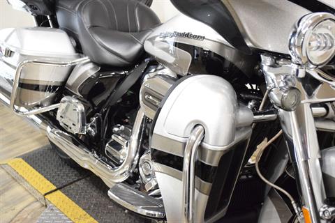 2017 Harley-Davidson CVO™ Limited in Wauconda, Illinois - Photo 4