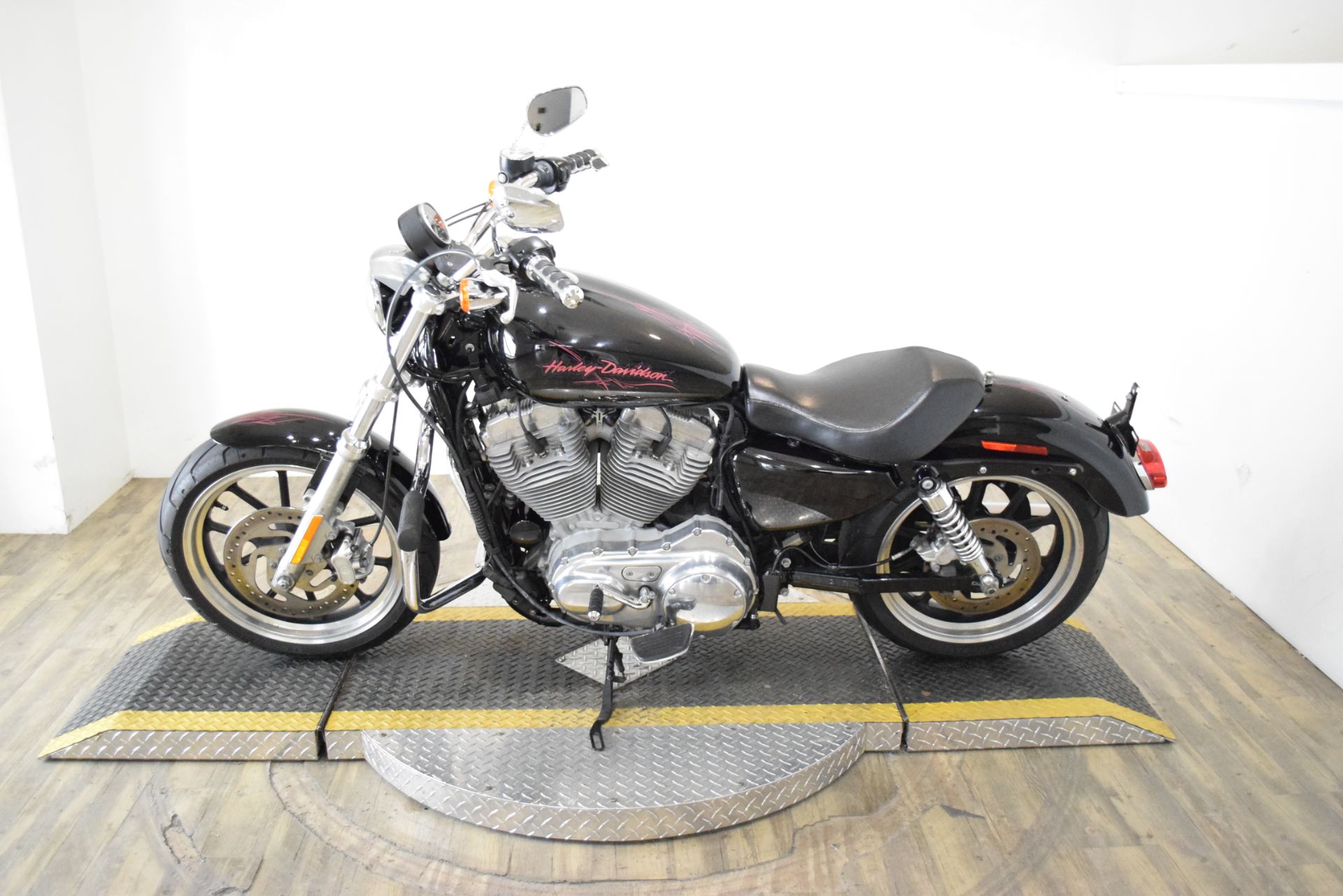 2014 Harley-Davidson Sportster® SuperLow® in Wauconda, Illinois - Photo 15