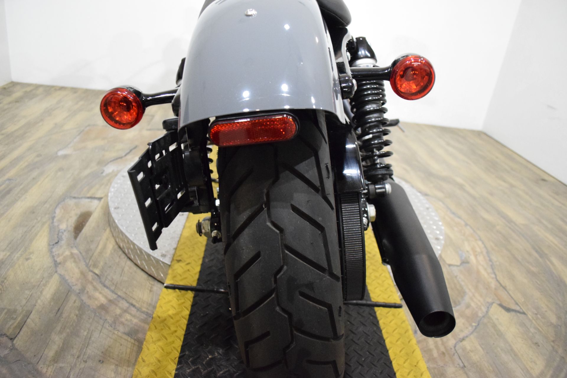 2022 Harley-Davidson Iron 883™ in Wauconda, Illinois - Photo 25