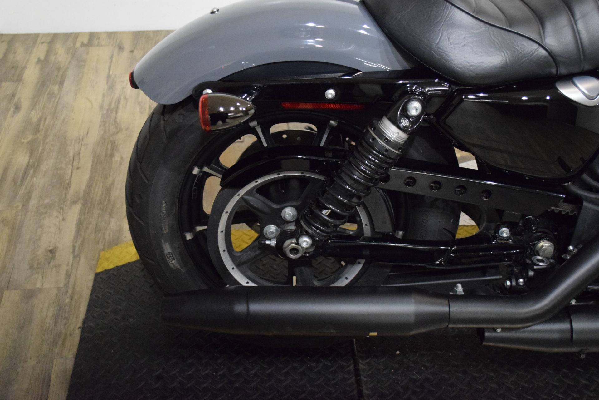2022 Harley-Davidson Iron 883™ in Wauconda, Illinois - Photo 8