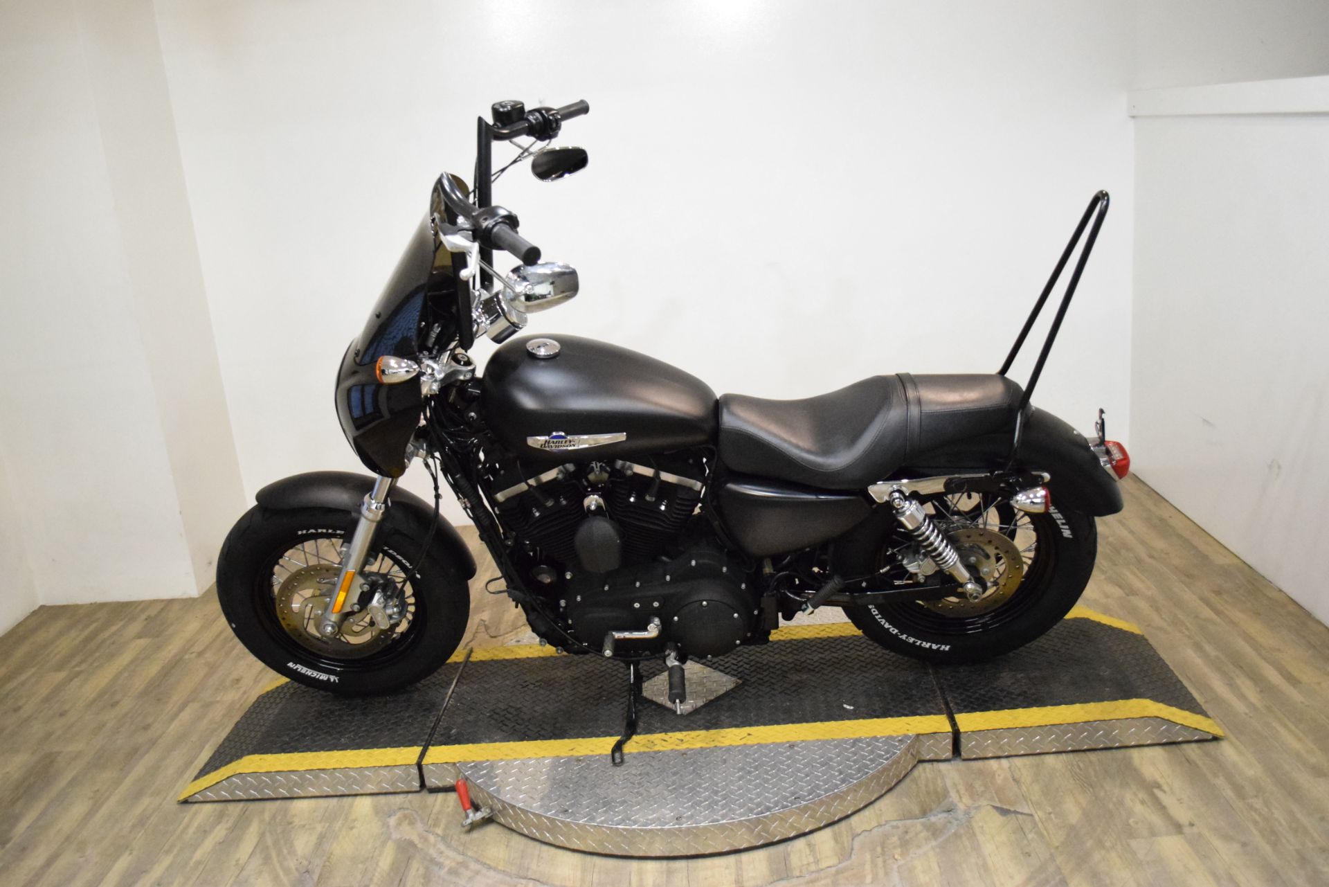 2014 Harley-Davidson 1200 Custom in Wauconda, Illinois - Photo 15