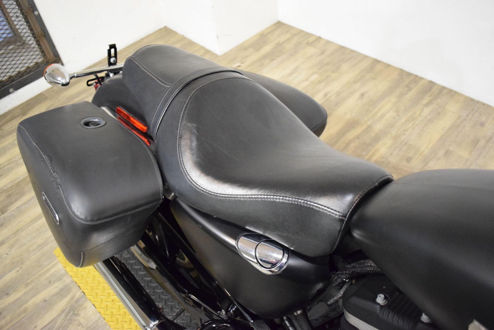 2014 Harley-Davidson 1200 Custom in Wauconda, Illinois - Photo 5