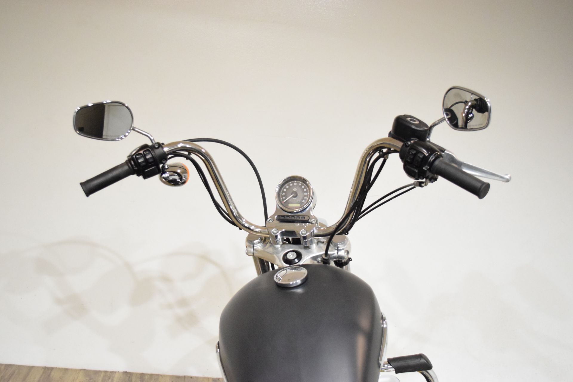 2014 Harley-Davidson 1200 Custom in Wauconda, Illinois - Photo 27