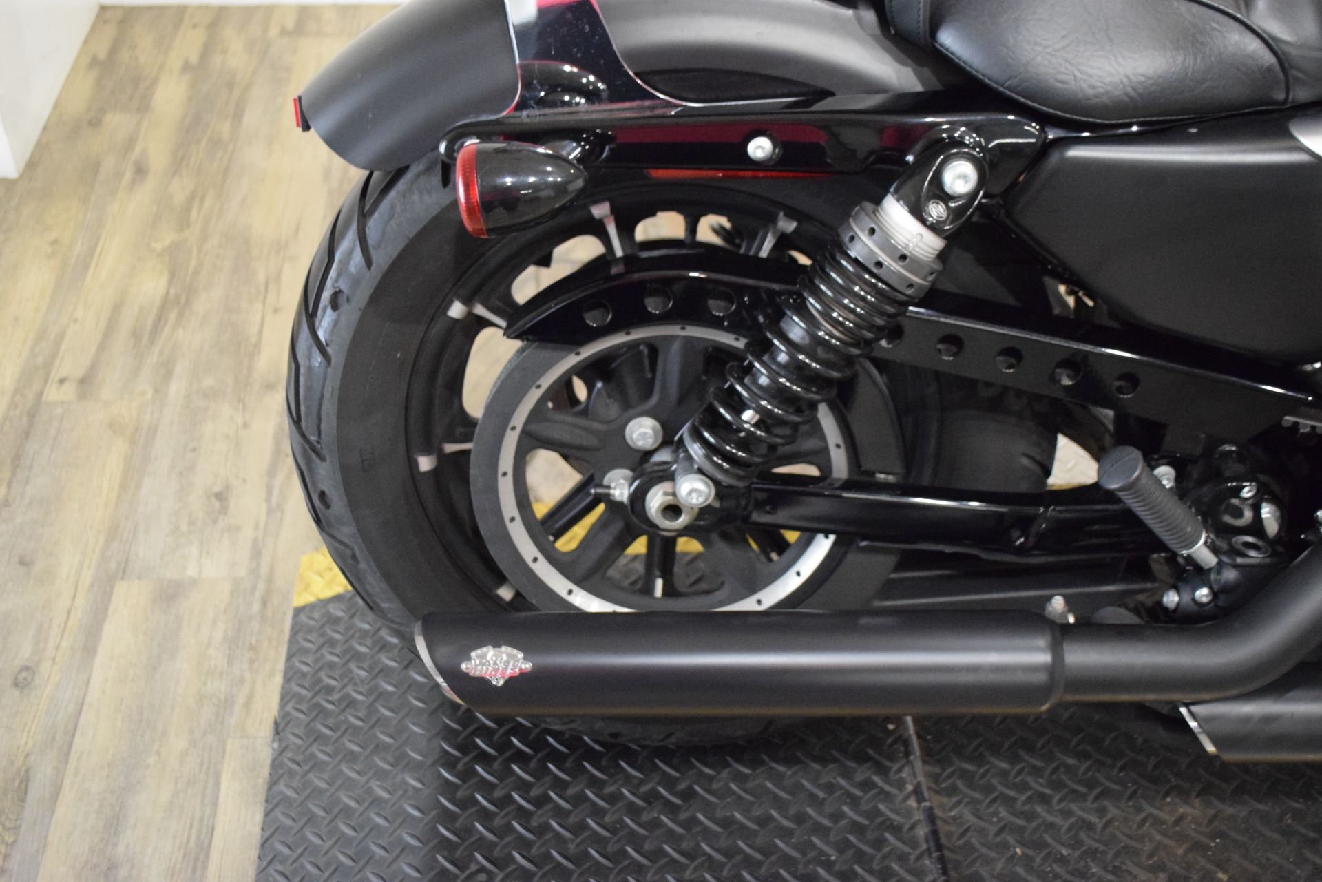 2017 Harley-Davidson Iron 883™ in Wauconda, Illinois - Photo 8