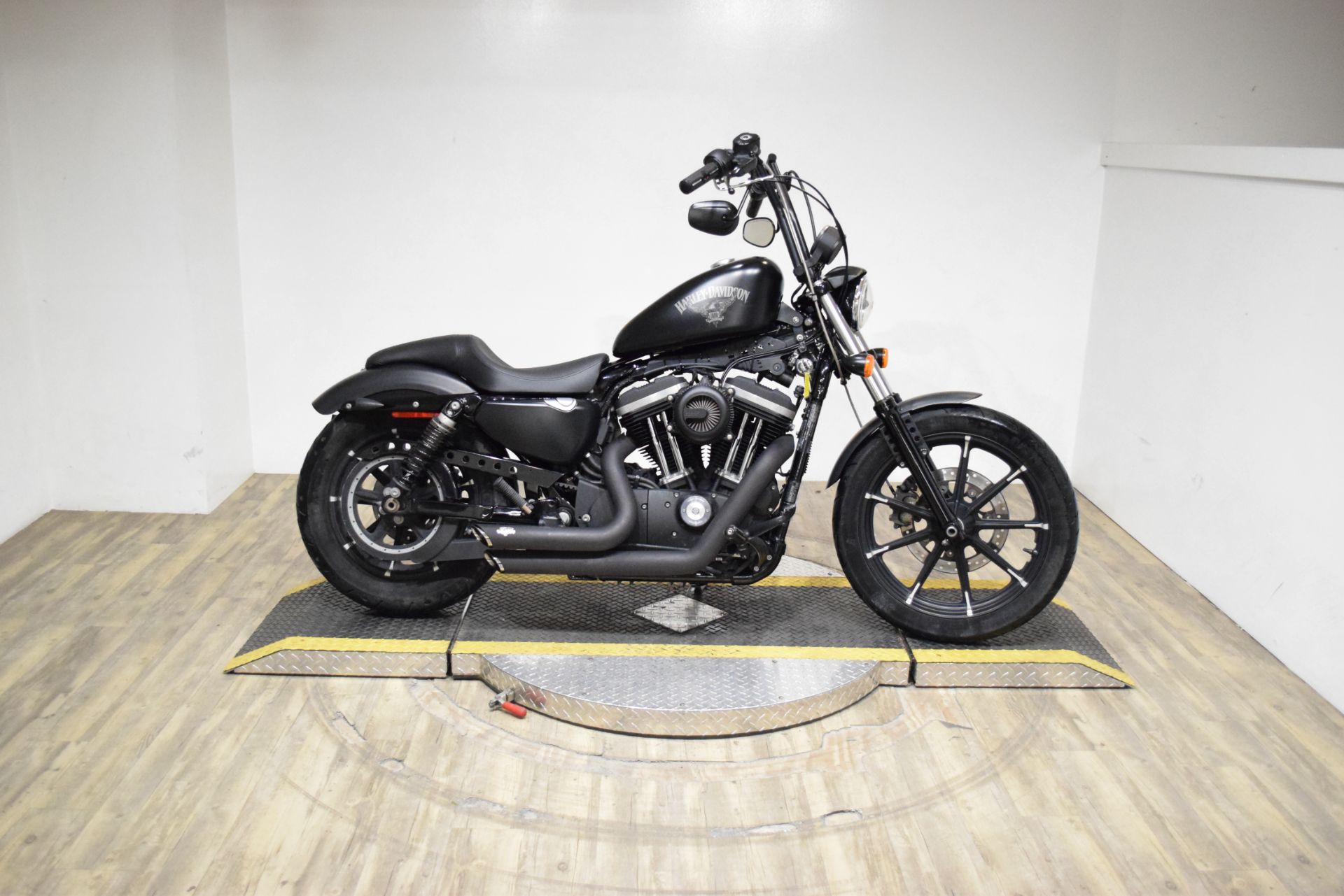 2017 Harley-Davidson Iron 883™ in Wauconda, Illinois - Photo 1