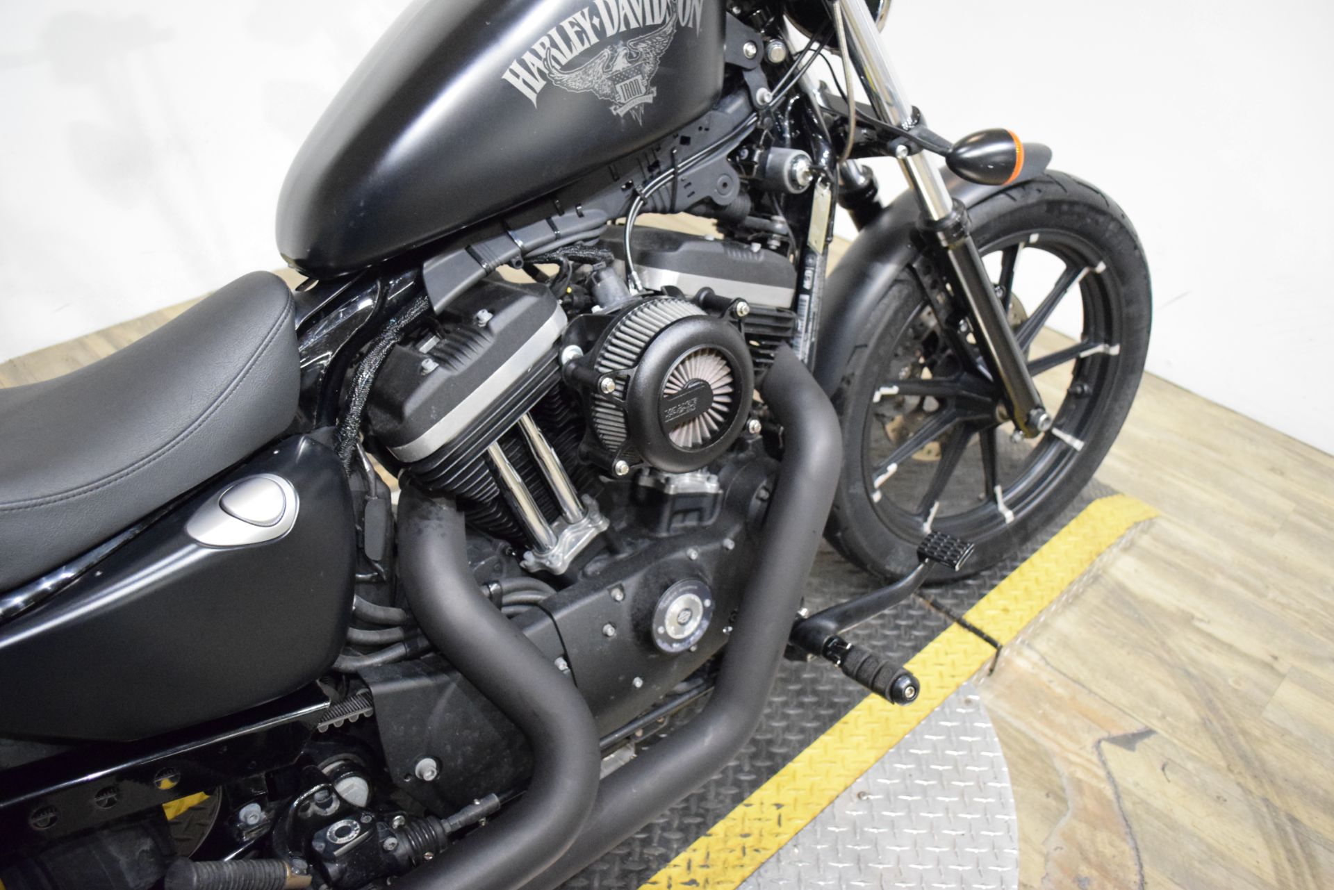 2017 Harley-Davidson Iron 883™ in Wauconda, Illinois - Photo 7