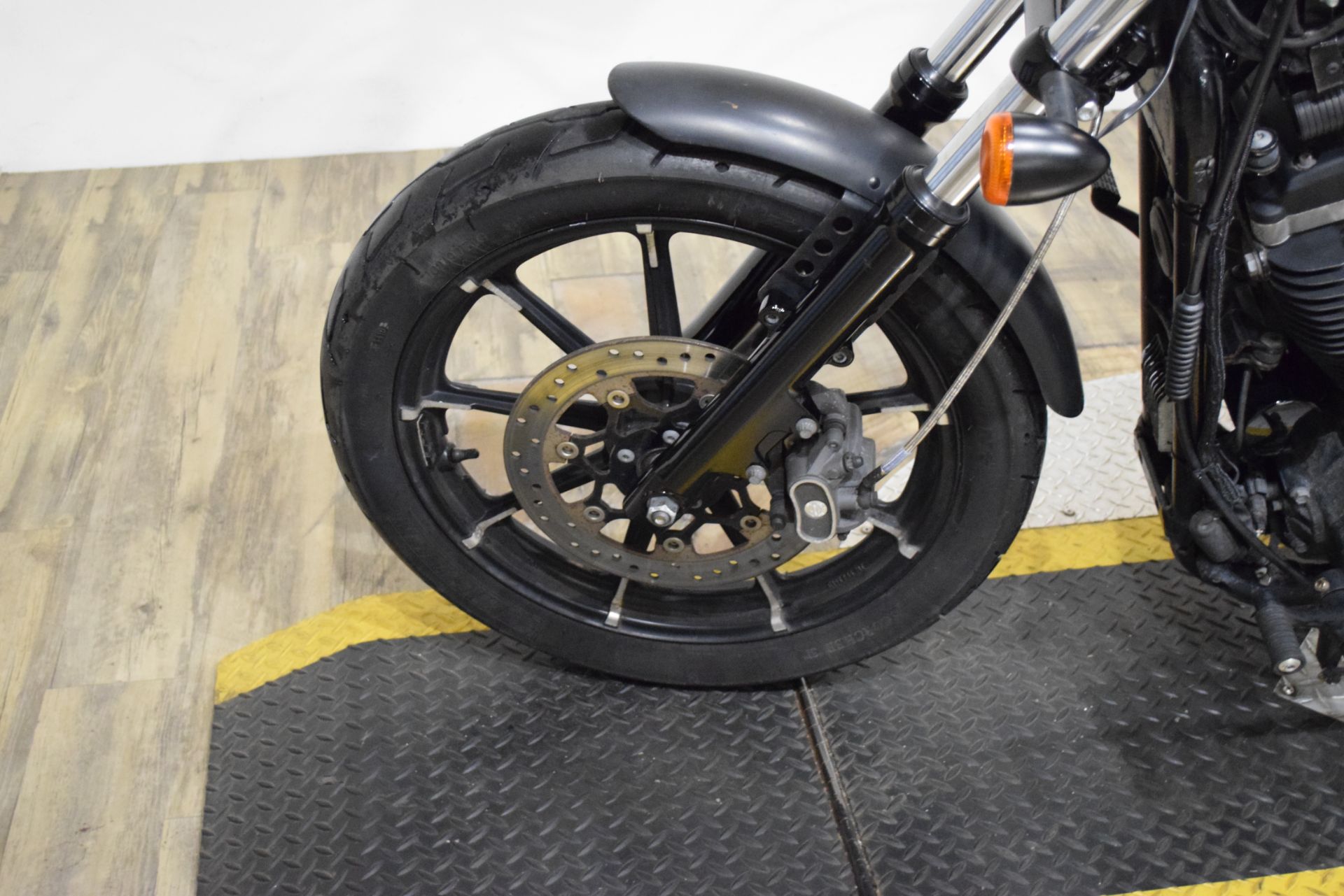 2017 Harley-Davidson Iron 883™ in Wauconda, Illinois - Photo 22