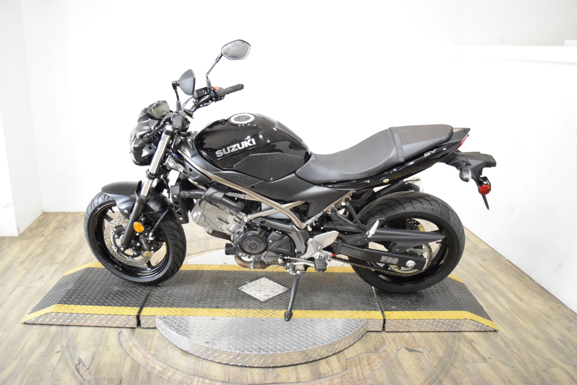 2022 Suzuki SV650 in Wauconda, Illinois - Photo 15