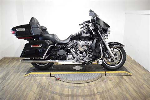 2015 Harley-Davidson Electra Glide® Ultra Classic® Low in Wauconda, Illinois