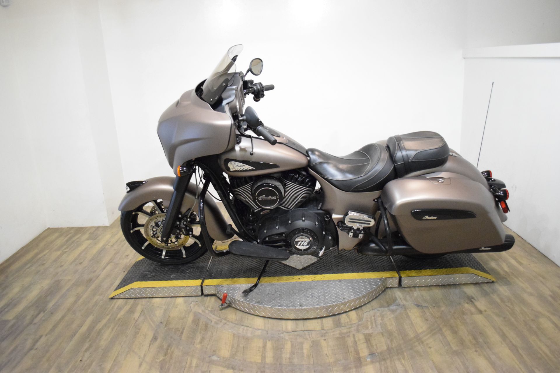 2019 Indian Motorcycle Chieftain® Dark Horse® ABS in Wauconda, Illinois - Photo 15