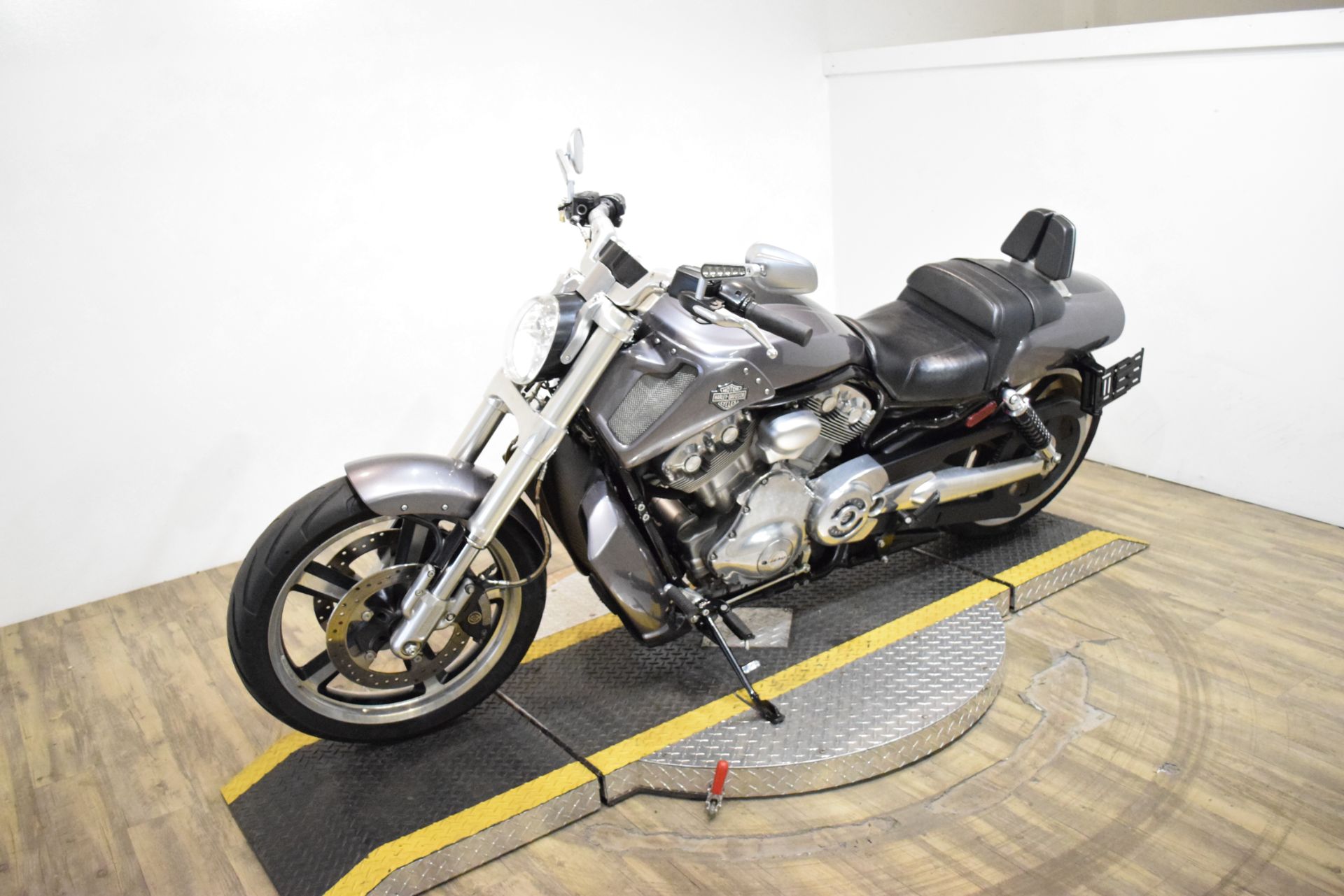 2014 Harley-Davidson V-Rod Muscle® in Wauconda, Illinois - Photo 22