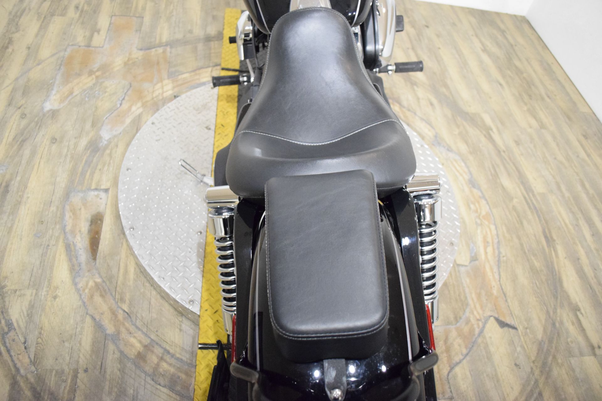 2011 Harley-Davidson Dyna® Wide Glide® in Wauconda, Illinois - Photo 26