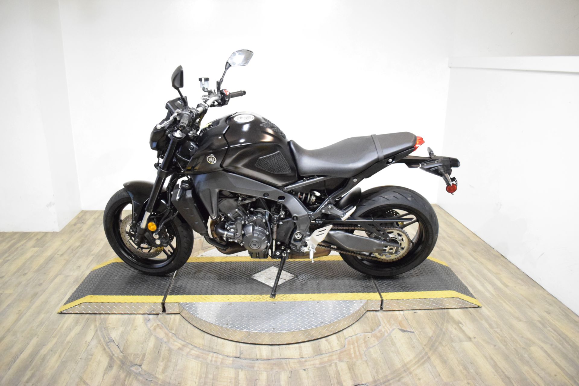 2022 Yamaha MT-09 in Wauconda, Illinois - Photo 15